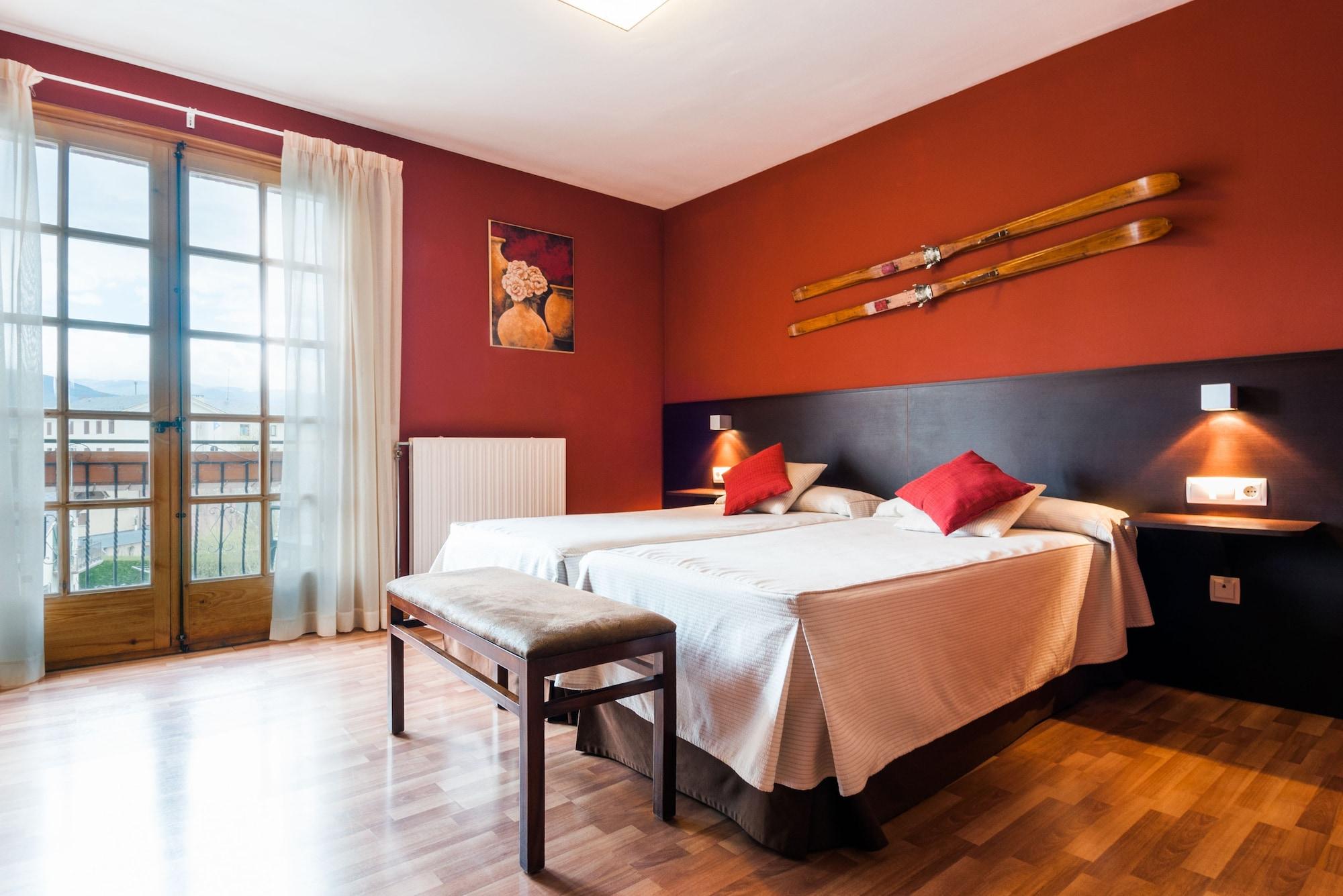 Hotel Esquirol (Adults Only) Llivia Exterior photo
