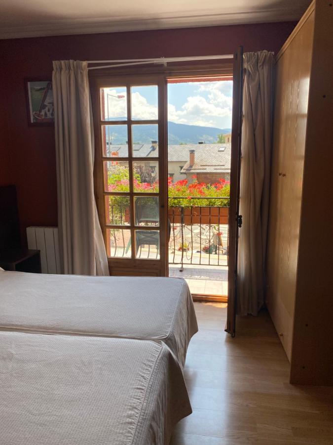 Hotel Esquirol (Adults Only) Llivia Exterior photo