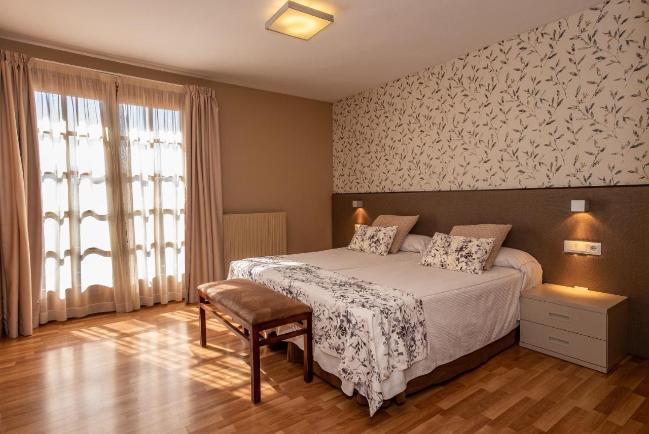 Hotel Esquirol (Adults Only) Llivia Exterior photo