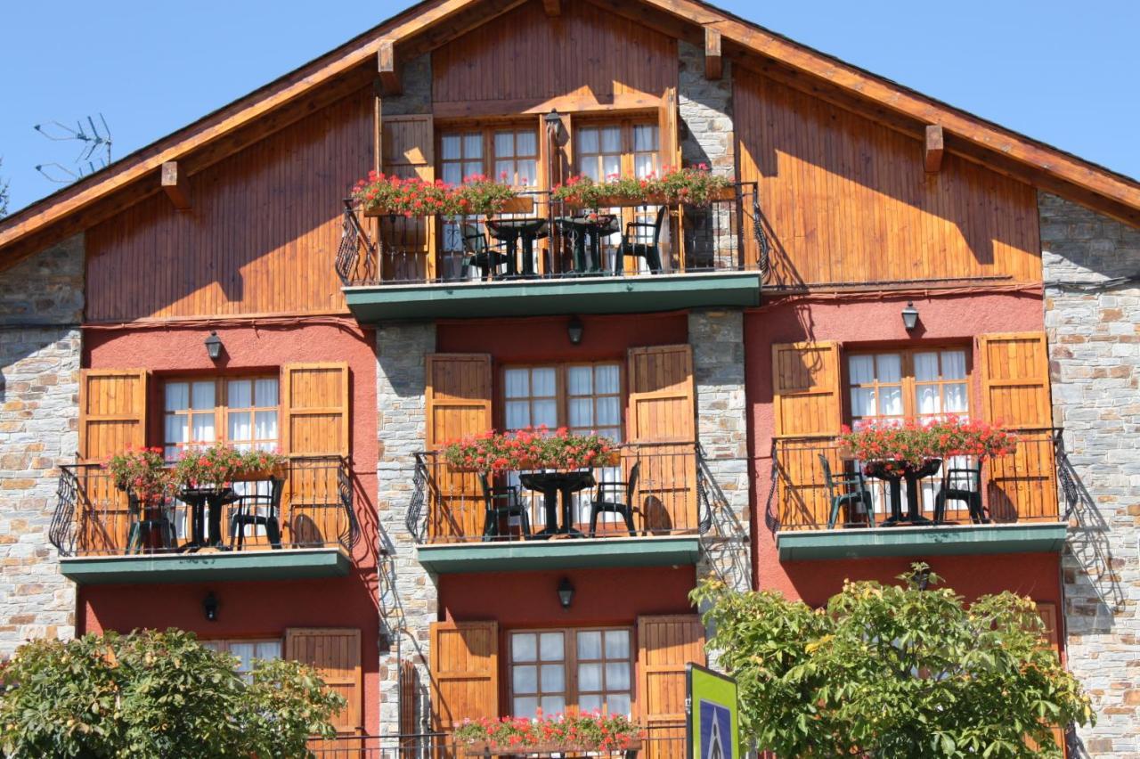 Hotel Esquirol (Adults Only) Llivia Exterior photo